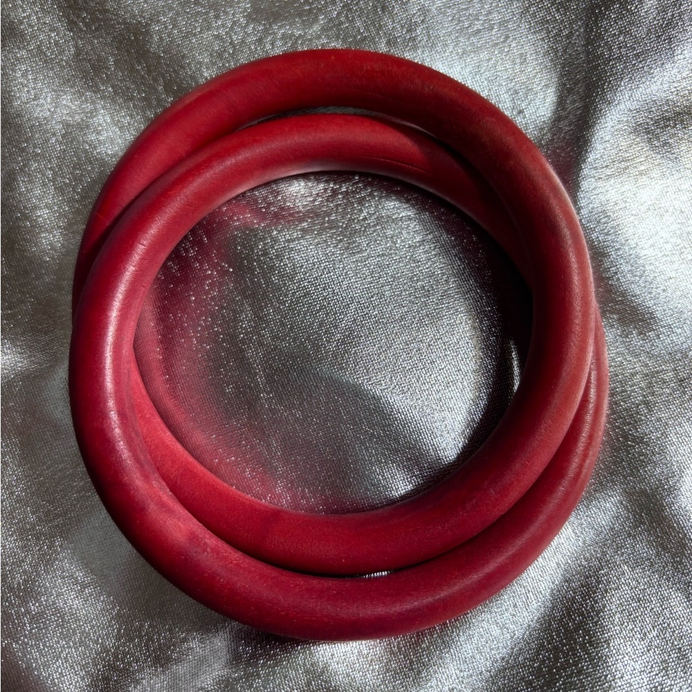 Red Wooden Interlocking Bangle Bracelet Set (8”)